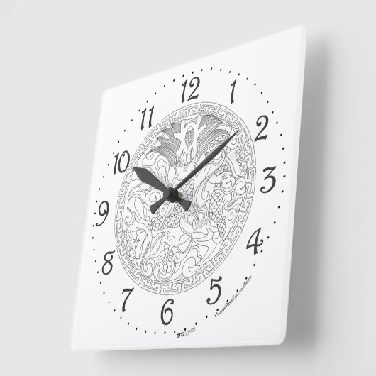 Uhr an der Wand des chinesischen Drachenplatzes (Winkel)