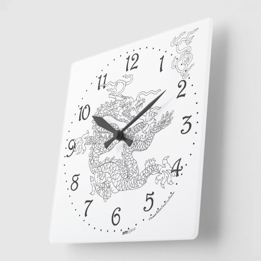 Uhr an der Wand des chinesischen Drachenplatzes (Winkel)