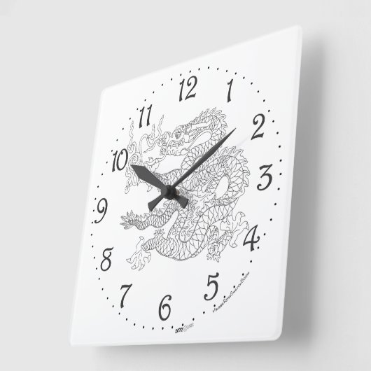 Uhr an der Wand des chinesischen Drachenplatzes (Winkel)