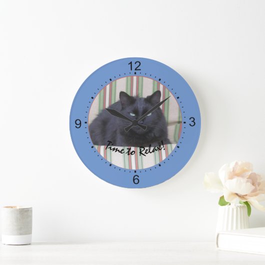 Uhr - Black Cat on Cushin TEST4 (Zuhause)