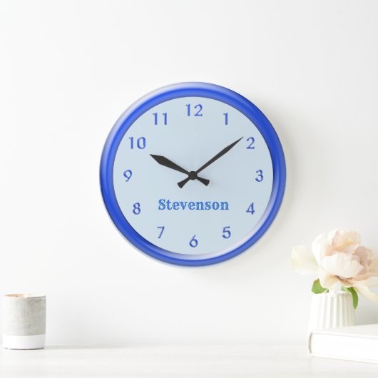 Uhr - Blauer Rahmen und Zahlen (Zuhause)