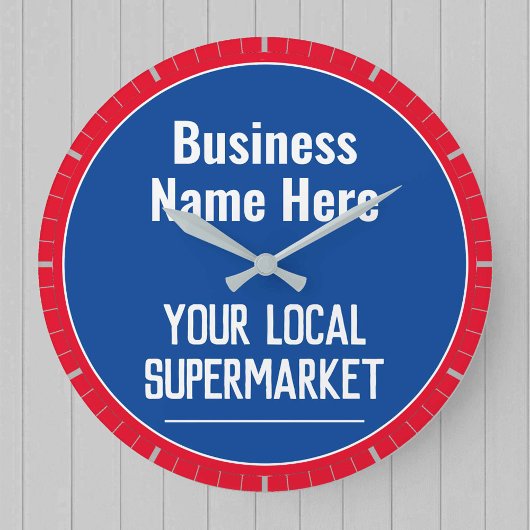 Uhr der lokalen Supermarktmauer