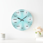 Uhr der musikalischen Notizen auf hellblau (Zuhause)