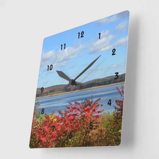 Uhr der Wall-Uhr des Herbstflusses (Winkel)