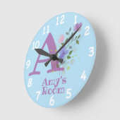 Uhr eines Blumendesigns mit Name Amy (Winkel)