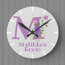 Uhr eines Blumendesigns mit Namen Matilda