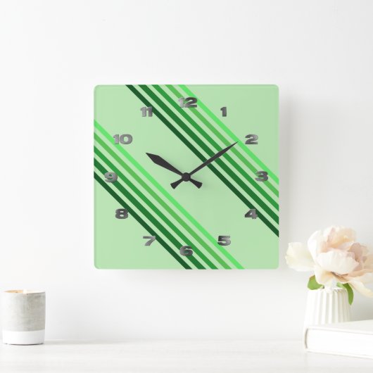 Uhr - grüne Diagonallinien (Zuhause)