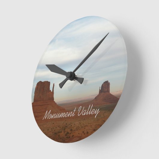 Uhr im Monumental (Winkel)