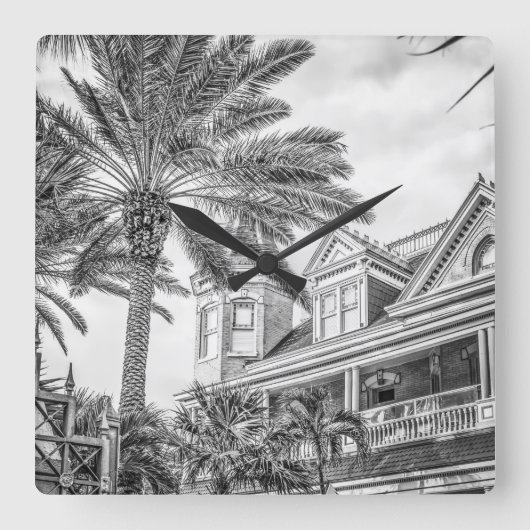 Uhr im südlichsten Haus (Vorderseite)