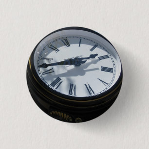 "Uhr-Knopf! " Button