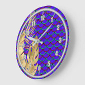 Uhr mit goldfarbenen Blätter und Skala (Winkel)