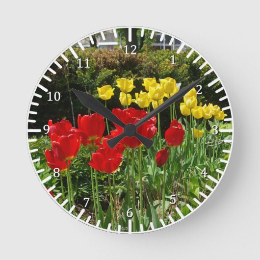 Uhr mit roten und gelben Tulpen (Vorderseite)