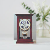 Uhr mit vier Wahlgängen und den Zeichen der Postkarte (Stehend Vorderseite)