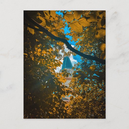 Uhren Turm durch Herbstlaub Postkarte (Vorderseite)