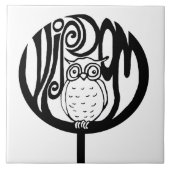 Uhu der Weisheit in einem Baum Fliese (Vorderseite)