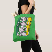 Uibh Fhaili Tasche (Von Nahem)