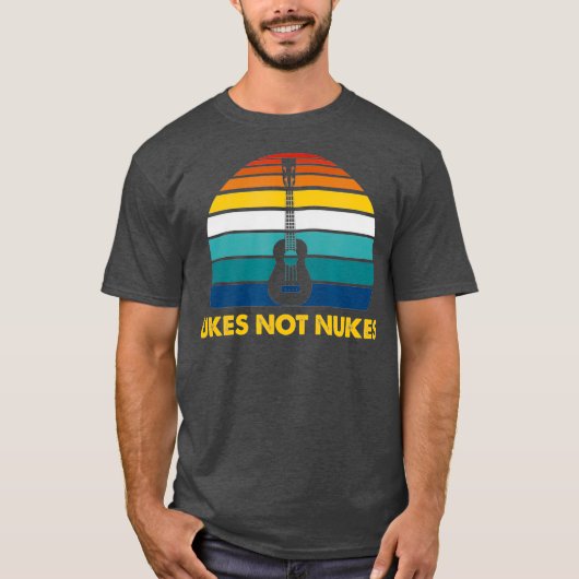 Ukes Not Nukes Funny Ukulele Player Guitar Gift T-Shirt (Vorderseite)