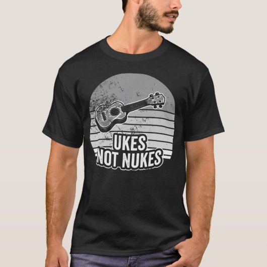 Ukes Not Nukes Retro-Vibe-Statement T-Shirt (Vorderseite)