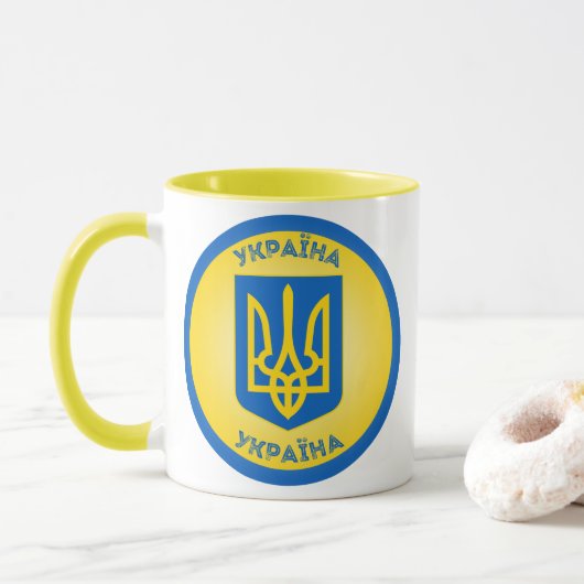 Ukraine-Erbe-Emblem Tasse (Mit Donut)