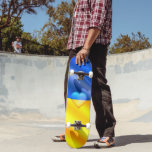 Ukraine Flag Skateboard mit Herz - Freiheit<br><div class="desc">Ukraine - Unterstützung - Freiheit Frieden - Ukrainische Flagge - Gelbes blaues Herz - Gemeinsam Freiheit Sieg! Sie können auch auf mehr als 1000 Zazzle Produkte umsteigen ! Ändern und verschieben oder entfernen und fügen Sie Elemente / Text mit Anpassungstool ! Ich stehe mit der Ukraine!</div>