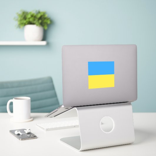 Ukraine-Flagge Aufkleber (Laptop auf Schreibtisch)