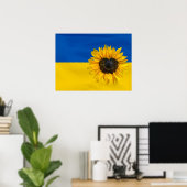 Ukraine-Flagge mit Herzsonnenblume Poster (Heimbüro)