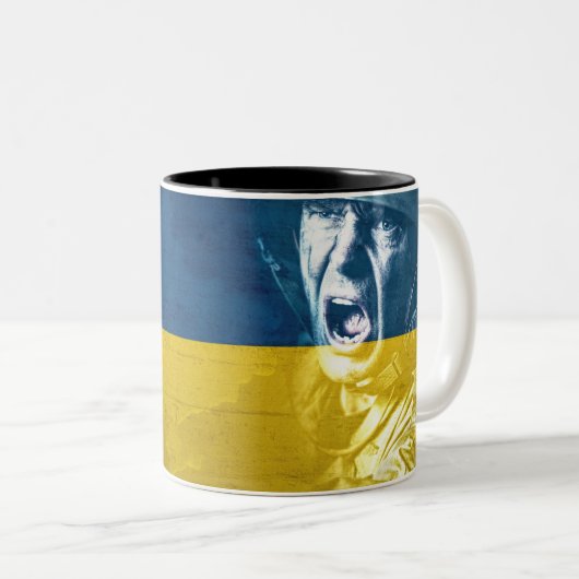 Ukraine Friedenssoldat im Krieg Zweifarbige Tasse (VorderseiteRechts)