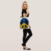 Ukraine - Friedenszeichen für Ukraine Tasche (Am Model)
