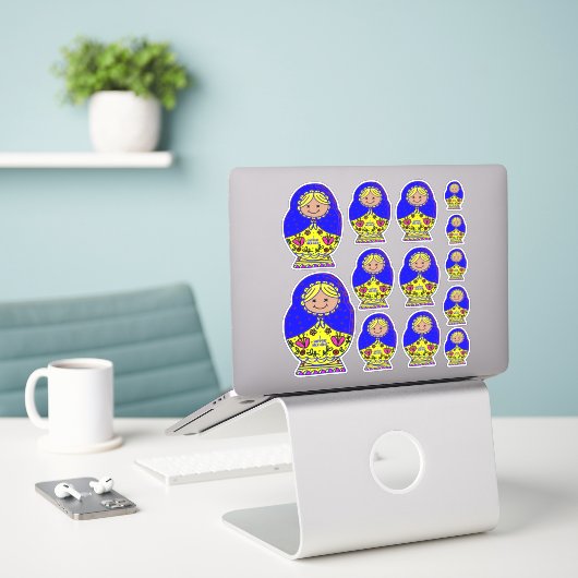 Ukraine: Nesting Dolls, Aufkleber (Laptop auf Schreibtisch)