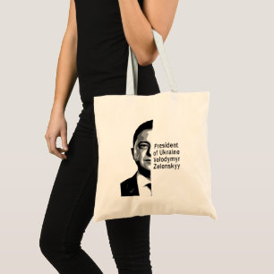 Ukraine Präsident Zelenskyy Half Portrait B&W Art Tragetasche