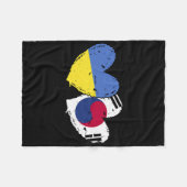 Ukraine South Korea Heart Flags Ukrainian Korean D Fleecedecke (Vorderseite (Horizontal))