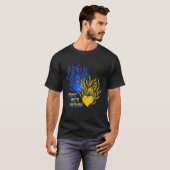 Ukraine Unterstützer Flag Farbe Blau Gelb Feuerhär T-Shirt (Vorne ganz)