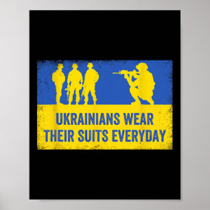 Ukrainer tragen ihre Anzüge Stehen Sie mit der Ukr Poster