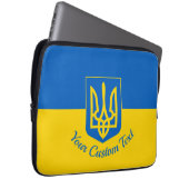 Ukrainian flag with coat of arms and custom text laptopschutzhülle (Vorne Rechts)
