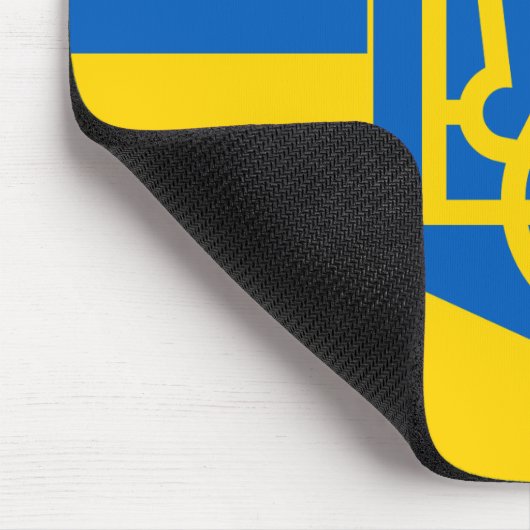 Ukrainische Flagge mit Wappen Mousepad (Ecke)