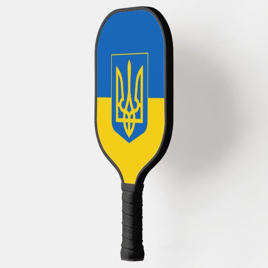 Ukrainische Flagge mit Wappen Pickleball Schläger (Links)
