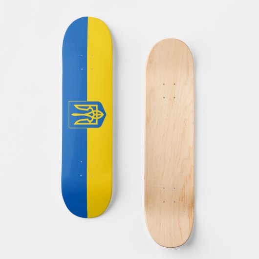 Ukrainische Flagge mit Wappen Skateboard (Vorderseite)
