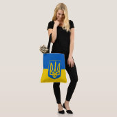 Ukrainische Flagge mit Wappen Tasche (Am Model)