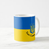 Ukrainische Flagge mit Wappen und benutzerdefinier Kaffeetasse (VorderseiteRechts)