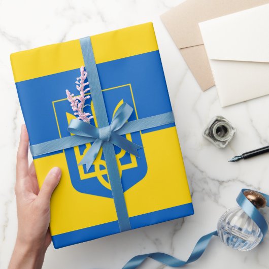 Ukrainische Flagge und Ukraine Tryzub, Geburtstag  Geschenkpapier (Schenken)
