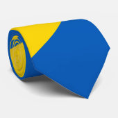 Ukrainische Flagge. Wappen. Krawatte (Gerollt)