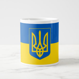 Ukrainische Flagge. Wappen. Wir unterstützen die U Jumbo-Tasse