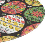 Ukrainische Ostereier, Vintages Muster. Schneidebrett (Ecke)