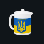Ukrainischer Flaggenteapot<br><div class="desc">Fügen Sie Ihrer Teezeit eine lebendige Touch ukrainischen Geistes hinzu mit unserem exklusiven Teekessel mit der Flagge der Ukraine! Dieser Teekessel wurde mit viel Liebe zum Detail gestaltet und ist mehr als nur funktional, er ist eine Feier des ukrainischen Erbes und kulturellen Stolzes. Das kühne Design zeigt stolz die ikonisch...</div>