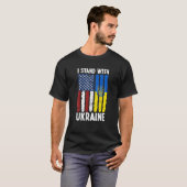 Ukrainischer Übersee steht mit der Ukraine T-Shirt (Vorne ganz)