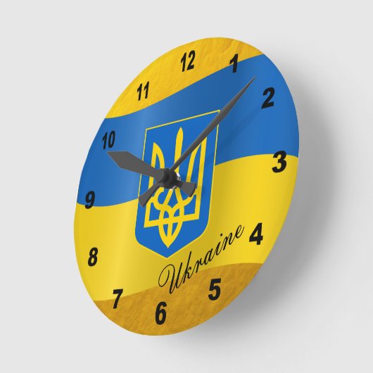 ukrainisches Flag- und ukrainisches Emblem, Text / Runde Wanduhr (Winkel)