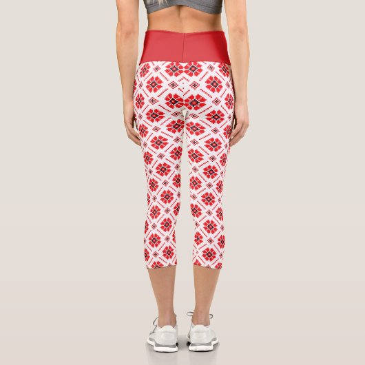 Ukrainisches Folk Geometric Muster Red Schwarz-wei Capri Leggings (Rückseite)