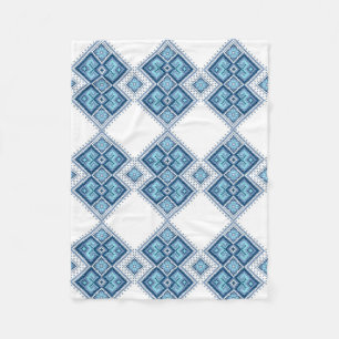 Ukrainisches Stickereiblau vyshyvanka Fleecedecke