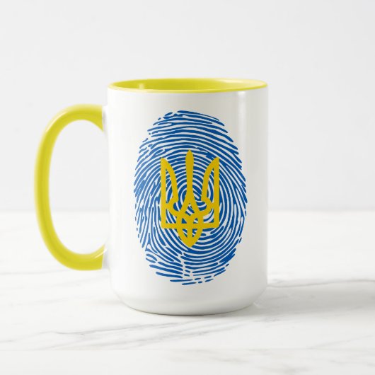 Ukrainisches Wappen auf Fingerabdruck-Hintergrund Tasse (Links)