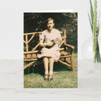 Ukulele-Mädchen, das Vintages Foto im August 1930 Karte